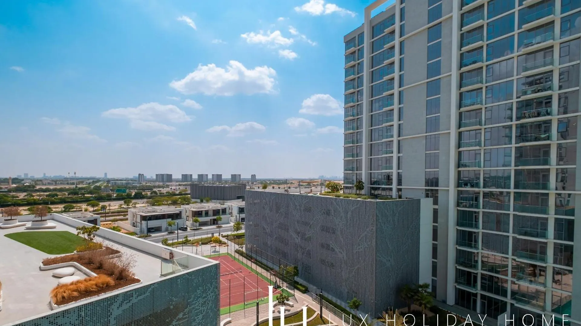 Lux The District One Lagoon View Suite 3 Dubai
