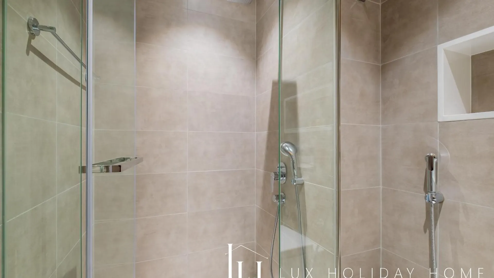 Lux The District One Lagoon View Suite 3 Dubai United Arab Emirates