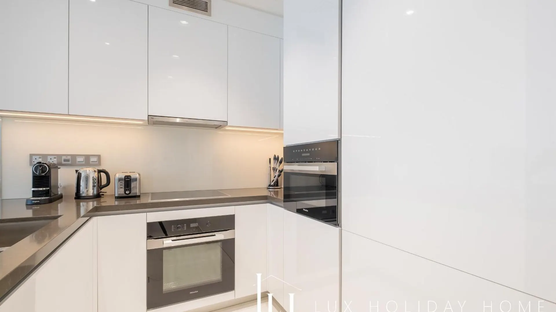 Lux The District One Lagoon View Suite 3 Dubai Apartment
