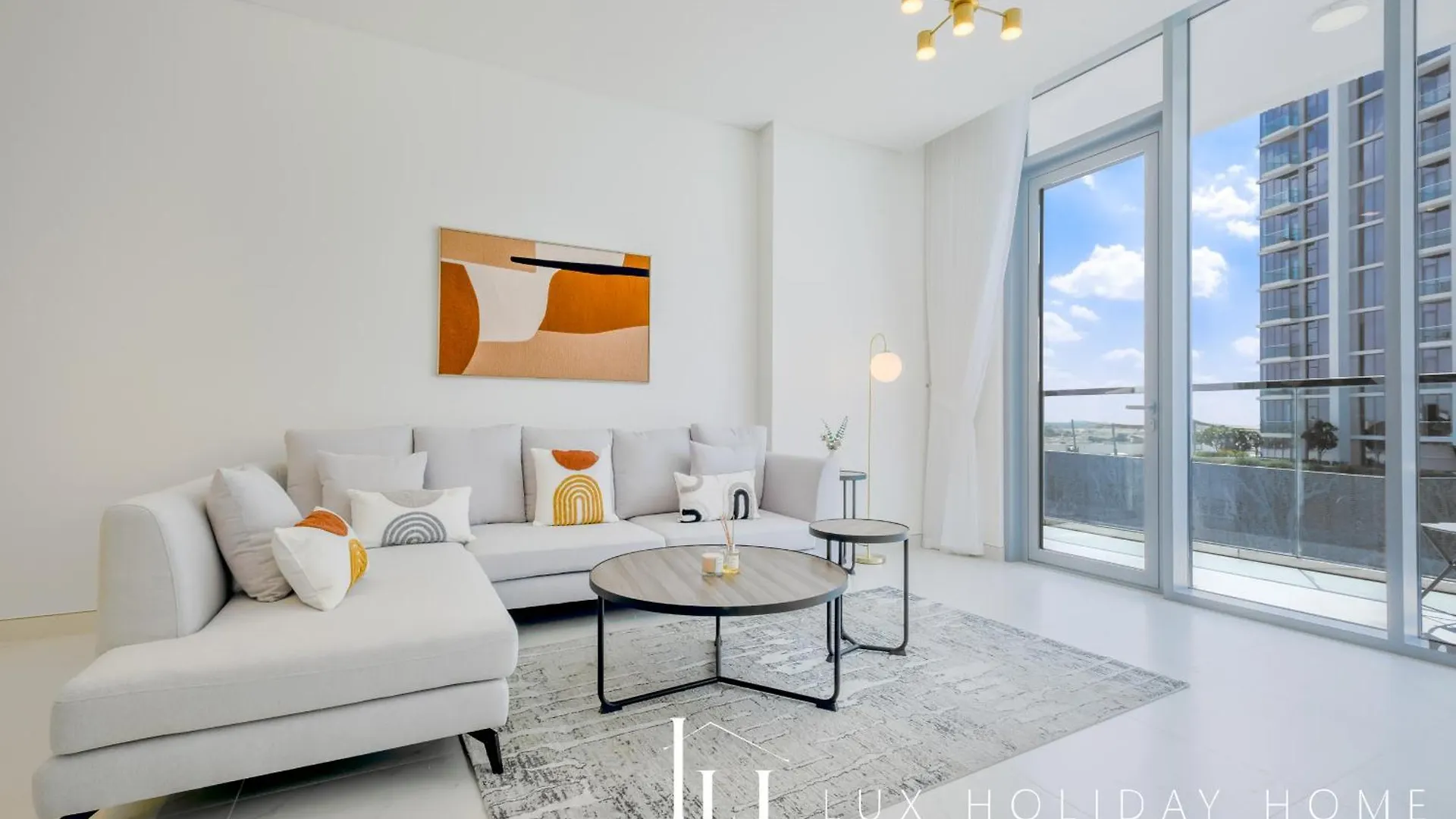 Lux The District One Lagoon View Suite 3 Dubai