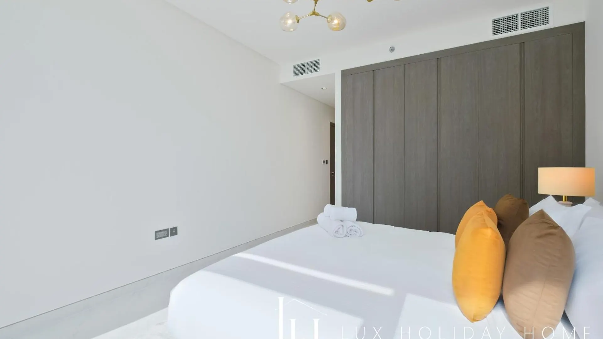 Apartment Lux The District One Lagoon View Suite 3 Dubai
