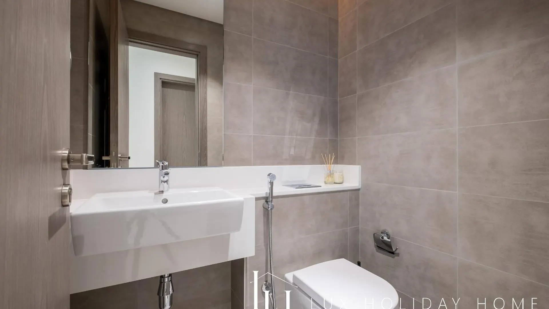 Lux The District One Lagoon View Suite 3 Dubai United Arab Emirates